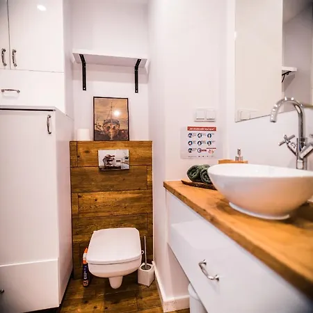 Apartament Ceglany Komin 아파트 오스트로다