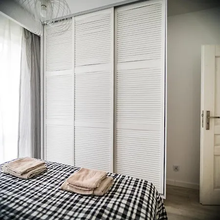 Apartament Ceglany Komin 아파트 *